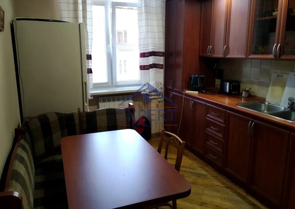 ԿԵՆՏՐՈՆ, ԲԱՂՐԱՄՅԱՆ ՊՈՂՈՏԱ, 3 ՍԵՆՅԱԿ