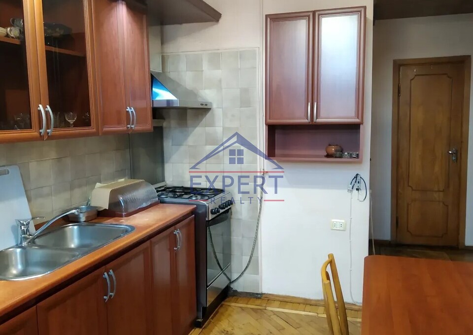 ԿԵՆՏՐՈՆ, ԲԱՂՐԱՄՅԱՆ ՊՈՂՈՏԱ, 3 ՍԵՆՅԱԿ