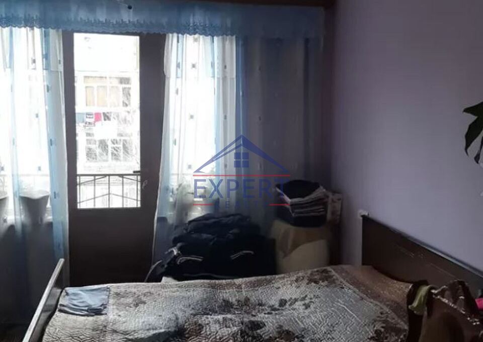 ՇԵՆԳԱՎԻԹ, ԵՂԻՇԵ ԹԱԴևՈՍՅԱՆ ՓՈՂՈՑ, 3 ՍԵՆՅԱԿ