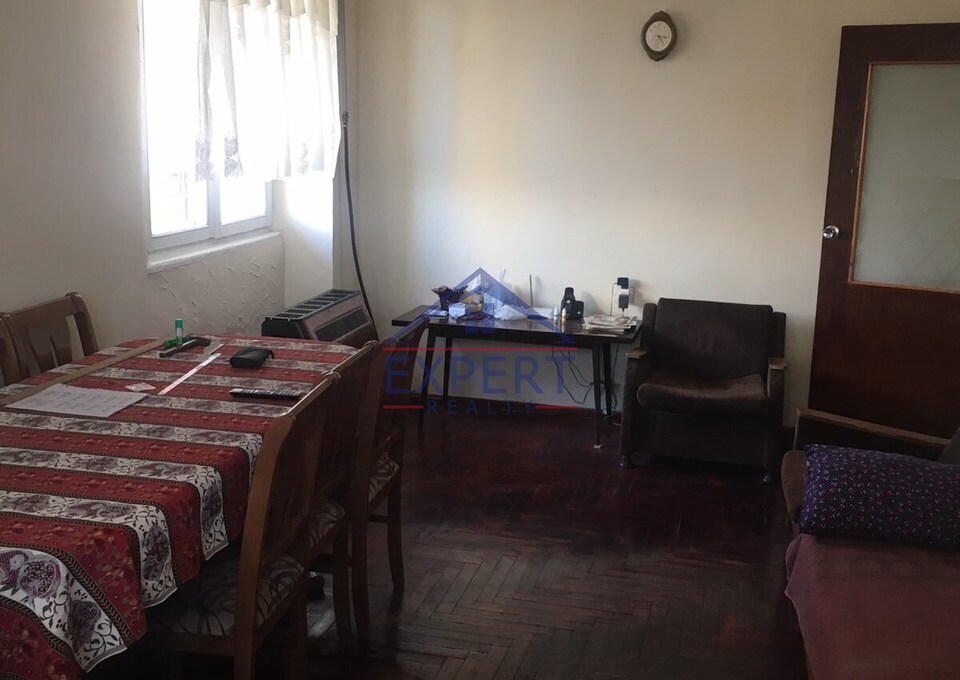 ԱՐԱԲԿԻՐ, ՀՈՎՍԵՓ ԷՄԻՆԻ ՓՈՂՈՑ, 3 ՍԵՆՅԱԿ