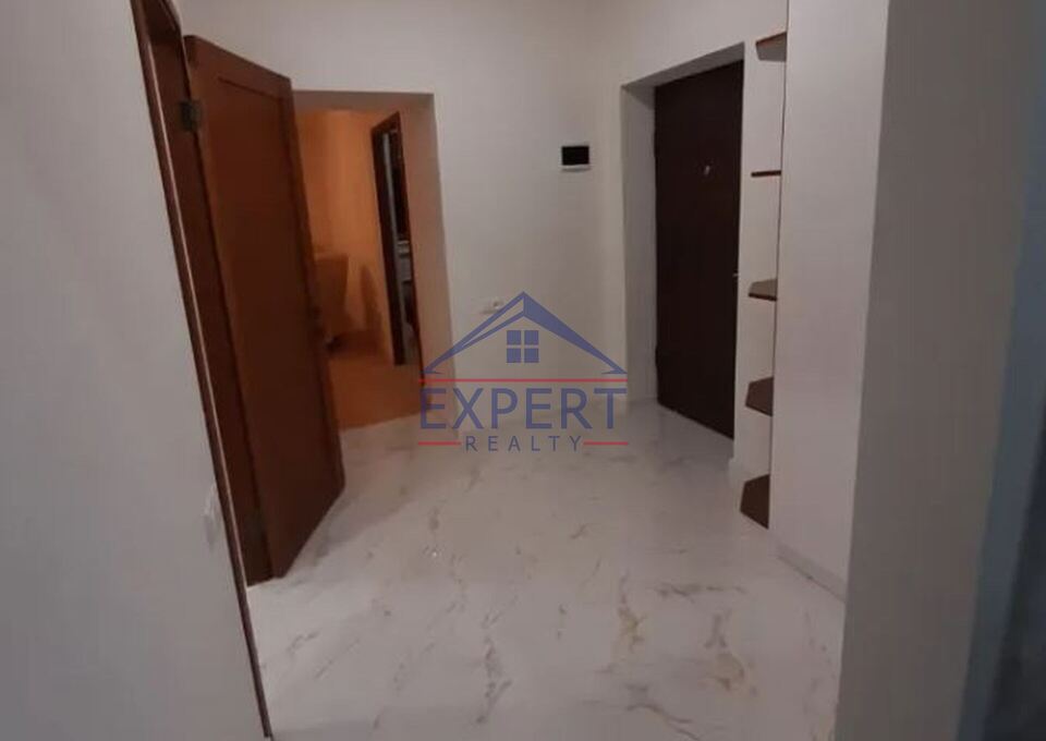 ԿԵՆՏՐՈՆ, ԴԵՐԵՆԻԿ ԴԵՄԻՐՃՅԱՆ, 3 ՍԵՆՅԱԿ