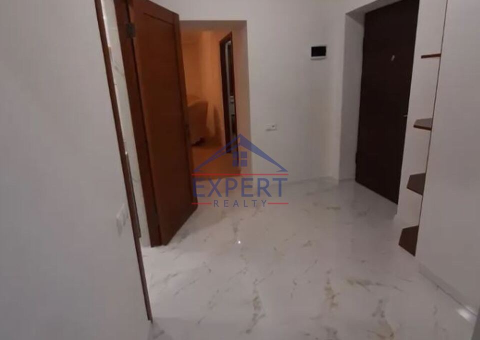 ԿԵՆՏՐՈՆ, ԴԵՐԵՆԻԿ ԴԵՄԻՐՃՅԱՆ, 3 ՍԵՆՅԱԿ