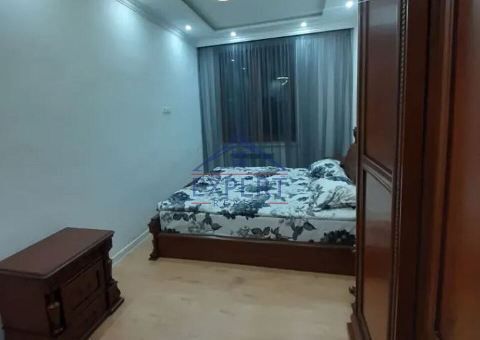 ԿԵՆՏՐՈՆ, ԴԵՐԵՆԻԿ ԴԵՄԻՐՃՅԱՆ, 3 ՍԵՆՅԱԿ