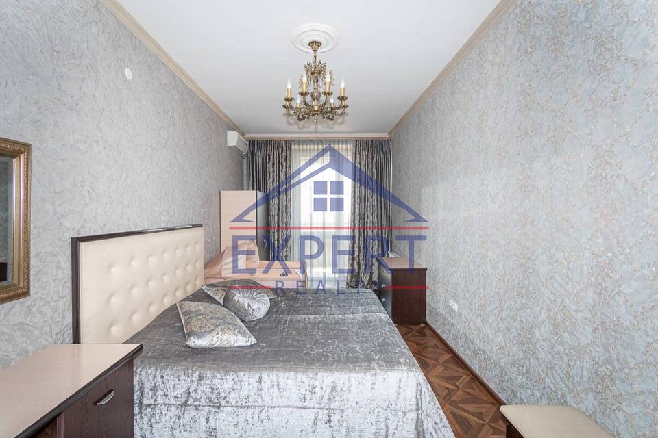 ԱՐԱԲԿԻՐ, ՆԱԻՐԻ ԶԱԻՐՅԱՆ ՓՈՂՈՑ, 3 ՍԵՆՅԱԿ