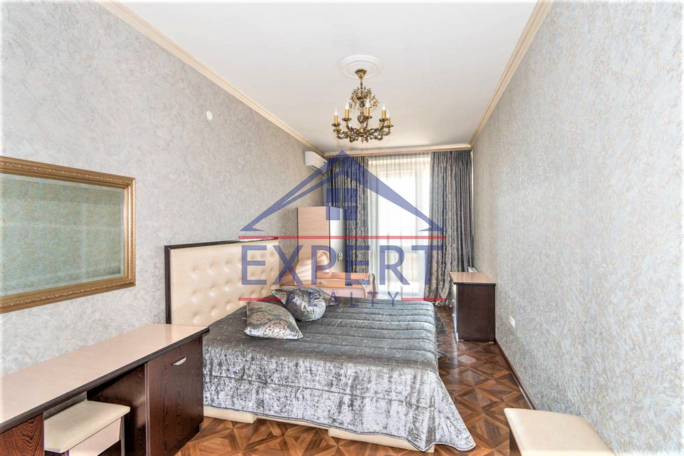 ԱՐԱԲԿԻՐ, ՆԱԻՐԻ ԶԱԻՐՅԱՆ ՓՈՂՈՑ, 3 ՍԵՆՅԱԿ