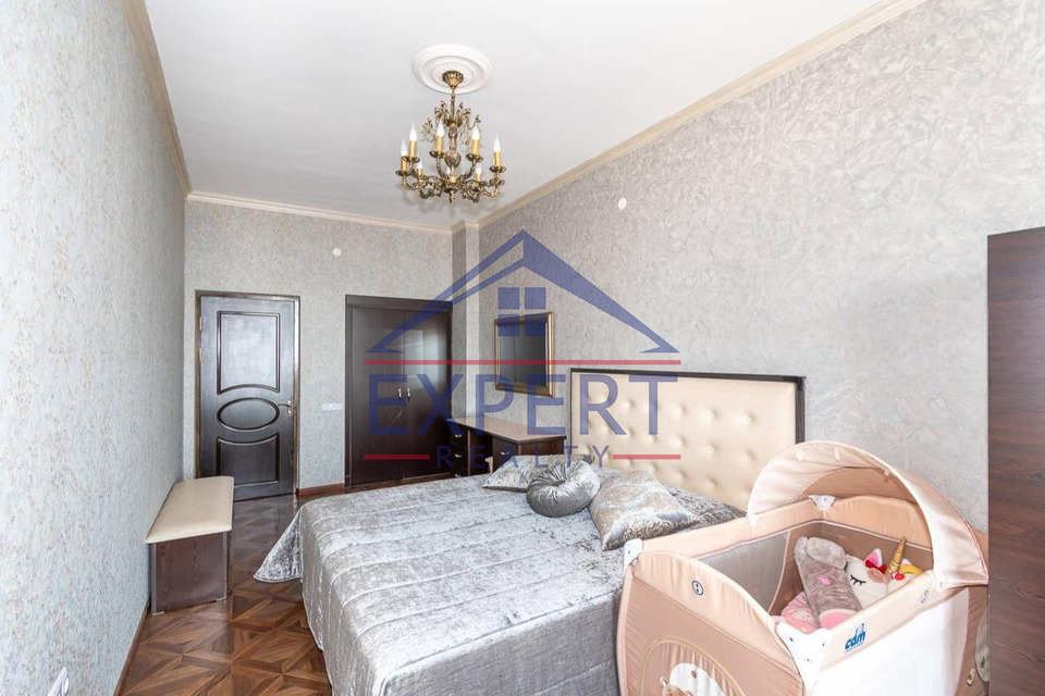 ԱՐԱԲԿԻՐ, ՆԱԻՐԻ ԶԱԻՐՅԱՆ ՓՈՂՈՑ, 3 ՍԵՆՅԱԿ