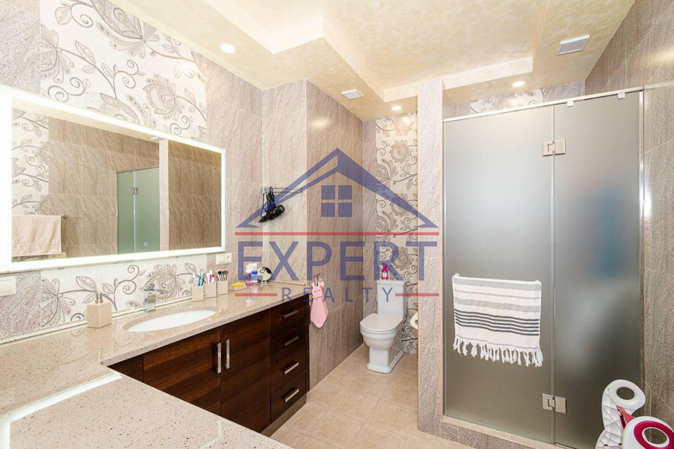 ԱՐԱԲԿԻՐ, ՆԱԻՐԻ ԶԱԻՐՅԱՆ ՓՈՂՈՑ, 3 ՍԵՆՅԱԿ