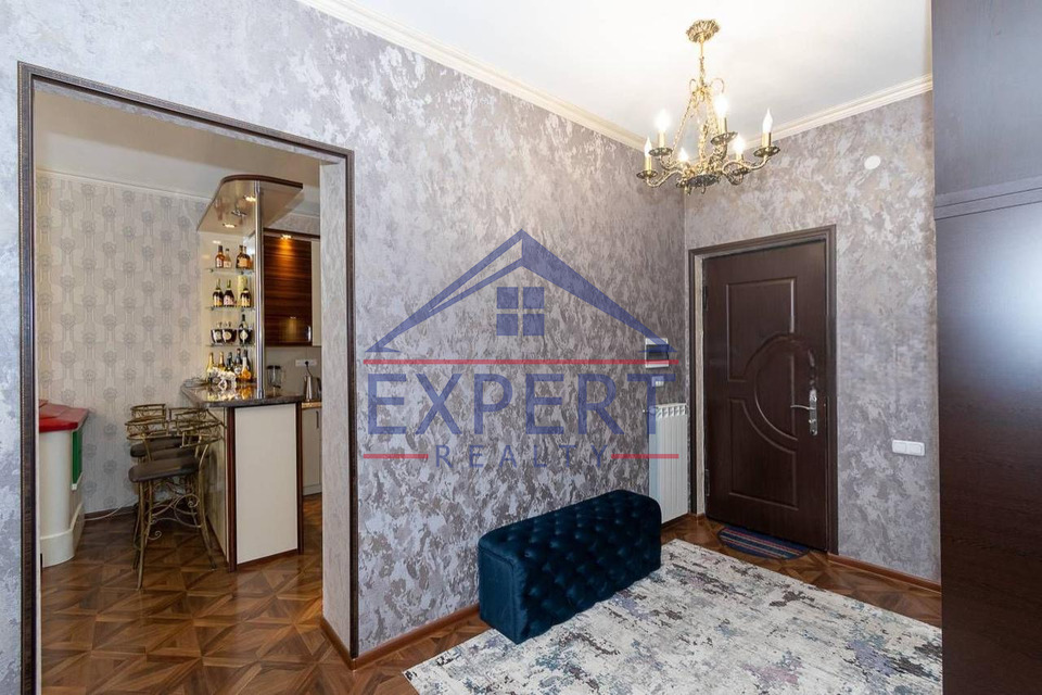 ԱՐԱԲԿԻՐ, ՆԱԻՐԻ ԶԱԻՐՅԱՆ ՓՈՂՈՑ, 3 ՍԵՆՅԱԿ