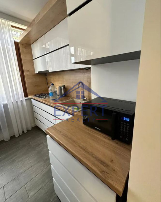 ԿԵՆՏՐՈՆ, ԶԱՔՅԱՆ ՓՈՂՈՑ, 3 ՍԵՆՅԱԿ