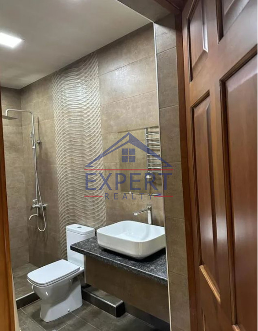 ԿԵՆՏՐՈՆ․ ԱՐԳԻՇՏԻ ՓՈՂՈՑ, 2 ՍԵՆՅԱԿ