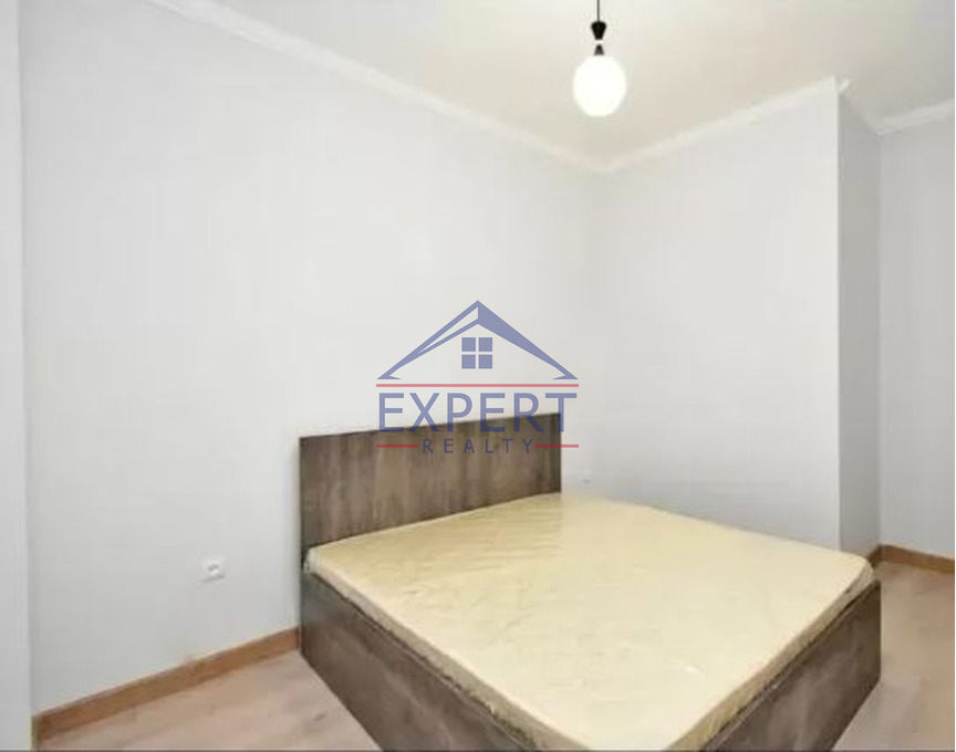 ԷՐԵԲՈՒՆԻ, ԱԶԱՏԱՄԱՐՏԻԿՆԵՐԻ ՊՈՂՈՏԱ, 3 ՍԵՆՅԱԿ