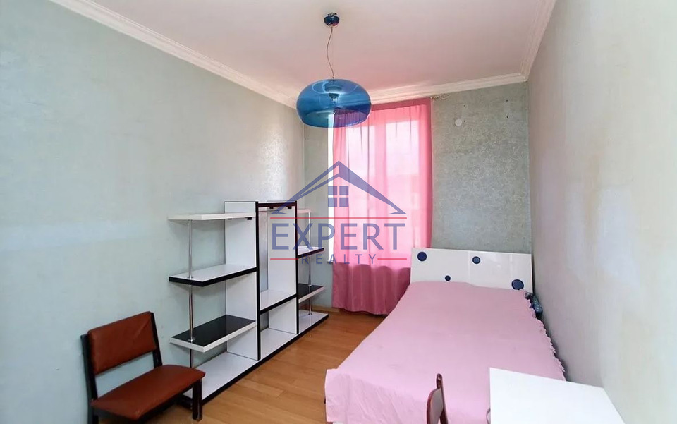 ԿԵՆՏՐՈՆ, ԽՈՐԵՆԱՑՈՒ ՓՈՂՈՑ, 4 ՍԵՆՅԱԿ