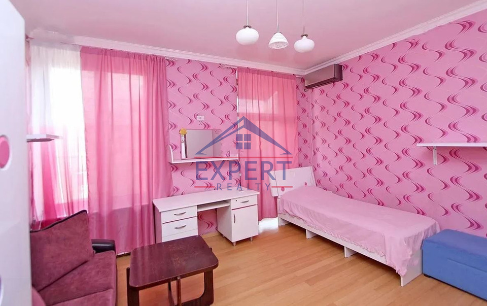 ԿԵՆՏՐՈՆ, ԽՈՐԵՆԱՑՈՒ ՓՈՂՈՑ, 4 ՍԵՆՅԱԿ