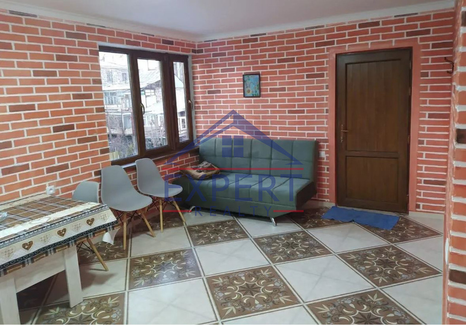 ԱՐԱԲԿԻՐ,ՆԱԻՐԻ  ԶԱՐՅԱՆ 2 ՍԵՆՅԱԿ