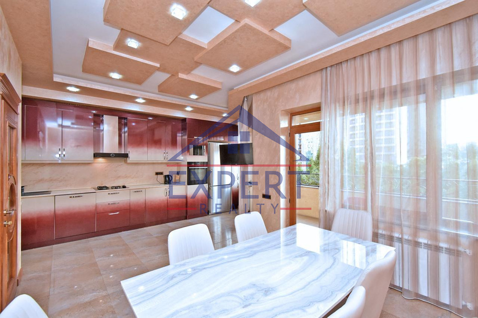 ԿԵՆՏՐՈՆ, ԱՐԱՄԻ ՓՈՂՈՑ, 4 ՍԵՆՅԱԿ