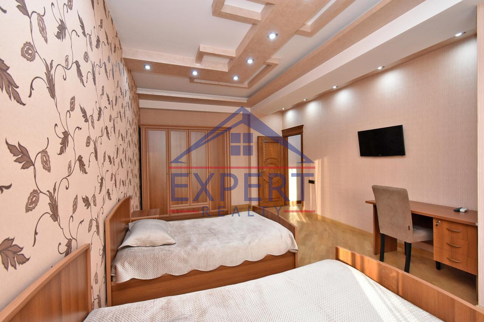 ԿԵՆՏՐՈՆ, ԱՐԱՄԻ ՓՈՂՈՑ, 4 ՍԵՆՅԱԿ