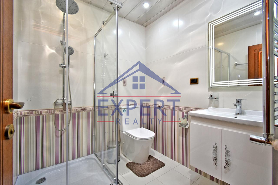 ԿԵՆՏՐՈՆ, ԱՐԱՄԻ ՓՈՂՈՑ, 4 ՍԵՆՅԱԿ