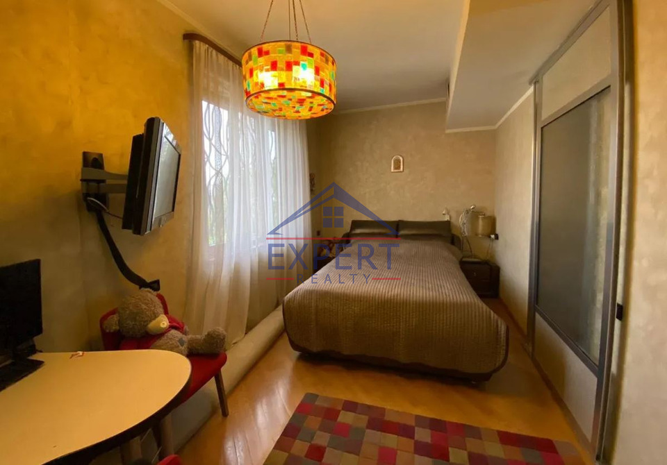 ԿԵՆՏՐՈՆ, ՄԱՇՏՈՑԻ ՊՈՂՈՏԱ, 5 ՍԵՆՅԱԿ