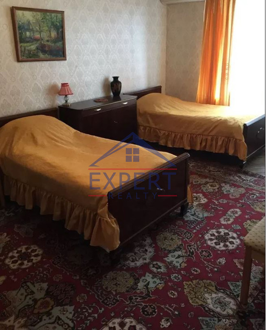 ԱՐԱԲԿԻՐ, ԿՈՄԻՏԱՍ ՊՈՂՈՏԱ, 1 ՍԵՆՅԱԿ