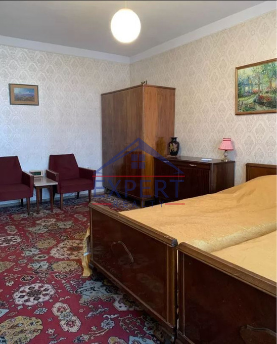 ԱՐԱԲԿԻՐ, ԿՈՄԻՏԱՍ ՊՈՂՈՏԱ, 1 ՍԵՆՅԱԿ