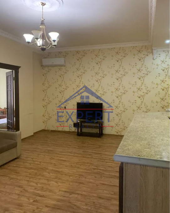 ԿԵՆՏՐՈՆ, ԵՐՎԱՆԴ ՔՈՉԱՐ, 3 ՍԵՆՅԱԿ