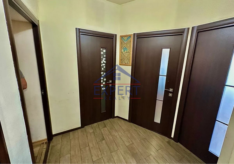 ԿԵՆՏՐՈՆ, ՔՐԻՍՏԱՓՈՐԻ ՓՈՂՈՑ, 3 ՍԵՆՅԱԿ
