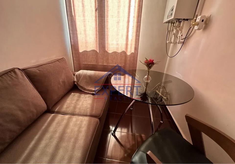 ԱՋԱՓՆՅԱԿ, ԼԵՆԻՆԳՐԱԴՅԱՆ ՓՈՂՈՑ, 2 ՍԵՆՅԱԿ