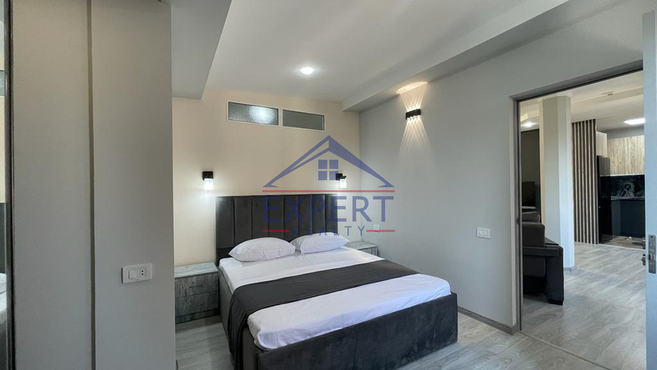 ԿԵՆՏՐՈՆ, ԱԲՈՎՅԱՆ ՓՈՂՈՑ, 3 ՍԵՆՅԱԿ