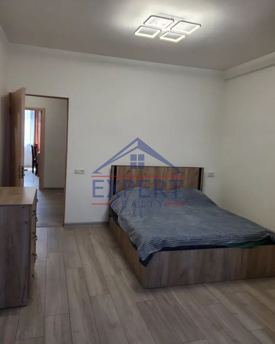 ԿԵՆՏՐՈՆ, ԵՐՎԱՆԴ ՔՈՉԱՐԻ ՓՈՂՈՑ, 2 ՍԵՆՅԱԿ