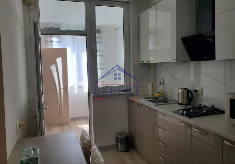 ԿԵՆՏՐՈՆ, ԵՐՎԱՆԴ ՔՈՉԱՐԻ ՓՈՂՈՑ, 2 ՍԵՆՅԱԿ