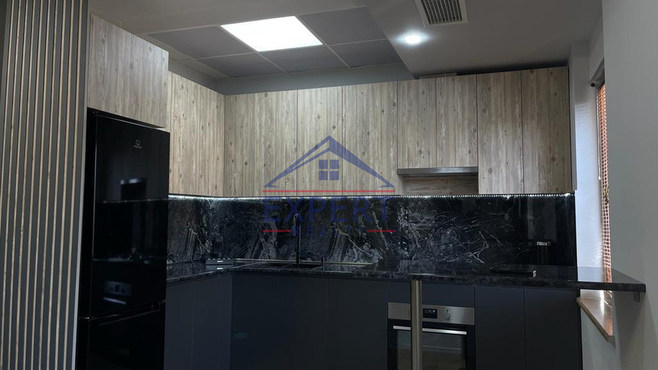 ԿԵՆՏՐՈՆ, ԱԲՈՎՅԱՆ ՓՈՂՈՑ, 3 ՍԵՆՅԱԿ