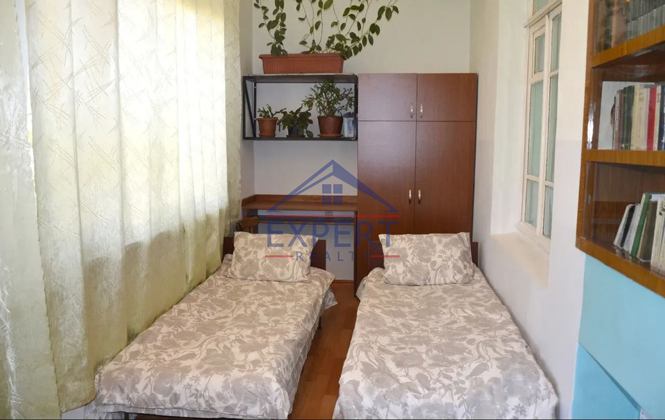 ԿԵՆՏՐՈՆ, ՄԱՇՏՈՑԻ ՊՈՂՈՏԱ, 2 ՍԵՆՅԱԿ
