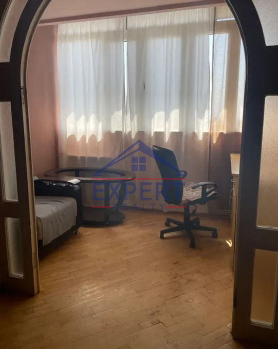 ԱՋԱՓՆՅԱԿ, ՄԱՐԳԱՐՅԱՆ ՓՈՂՈՑ, 4 ՍԵՆԱՅԿ