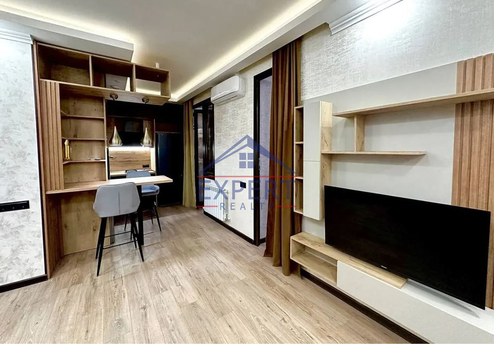 ԿԵՆՏՐՈՆ, ՏԻԳՐԱՆ ՄԵԾԻ ՊՈՂՈՏԱ, 2 ՍԵՆՅԱԿ