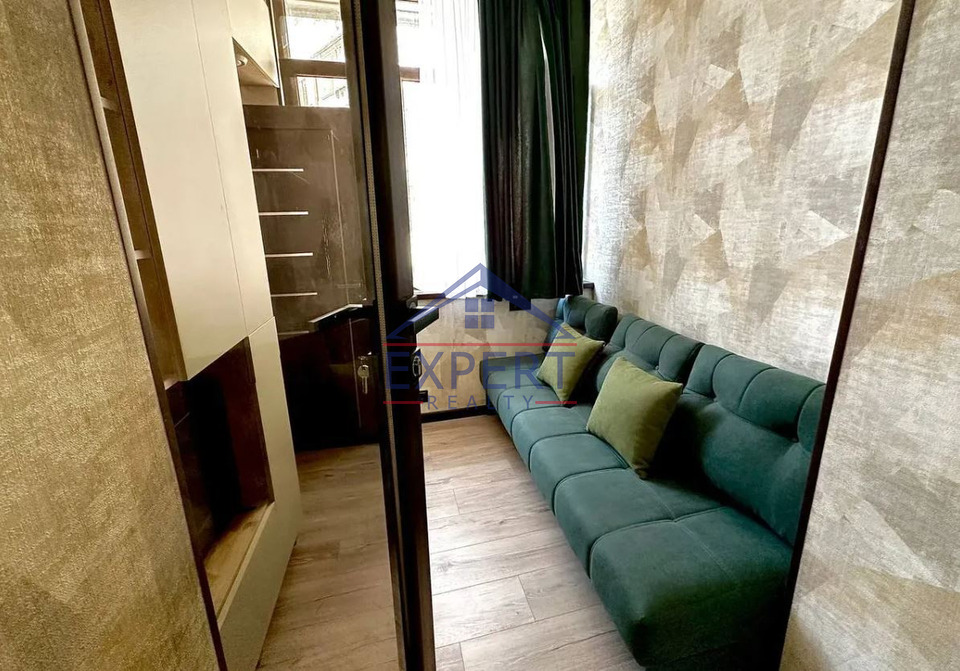 ԿԵՆՏՐՈՆ, ՏԻԳՐԱՆ ՄԵԾԻ ՊՈՂՈՏԱ, 2 ՍԵՆՅԱԿ