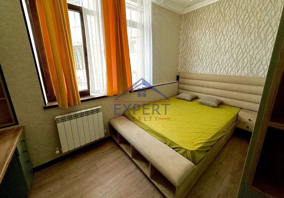 ԿԵՆՏՐՈՆ, ՏԻԳՐԱՆ ՄԵԾԻ ՊՈՂՈՏԱ, 2 ՍԵՆՅԱԿ