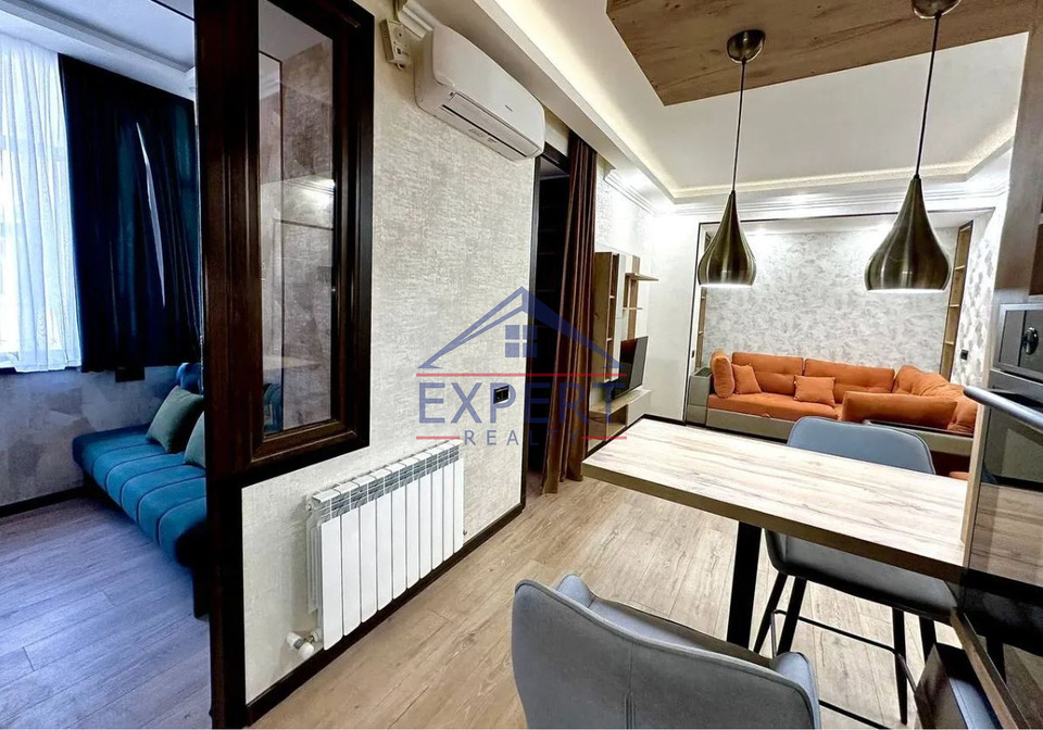 ԿԵՆՏՐՈՆ, ՏԻԳՐԱՆ ՄԵԾԻ ՊՈՂՈՏԱ, 2 ՍԵՆՅԱԿ