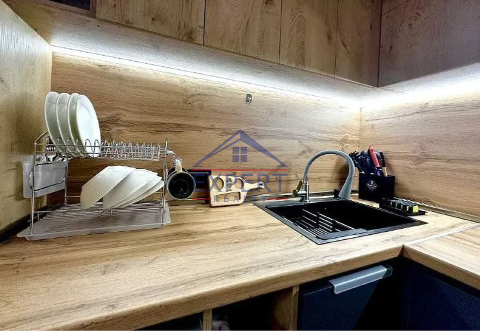 ԿԵՆՏՐՈՆ, ՏԻԳՐԱՆ ՄԵԾԻ ՊՈՂՈՏԱ, 2 ՍԵՆՅԱԿ