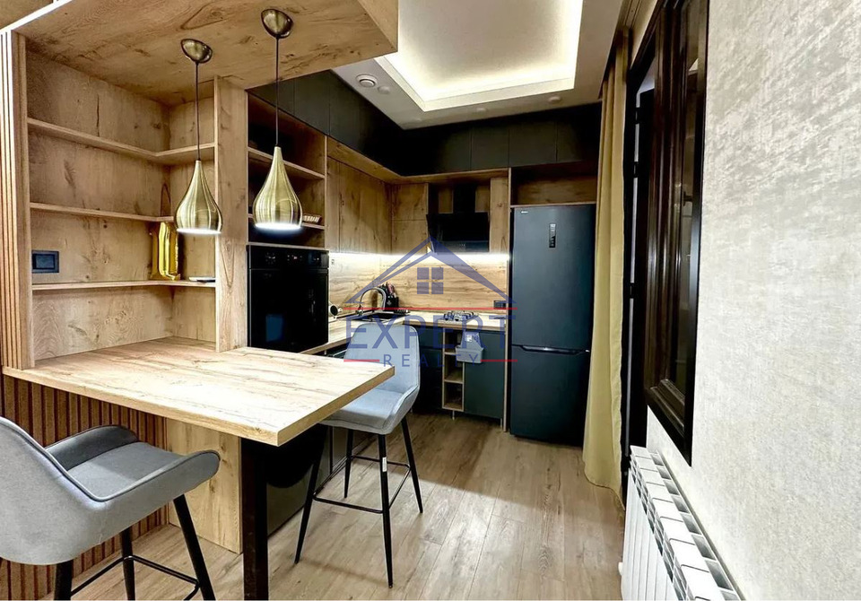 ԿԵՆՏՐՈՆ, ՏԻԳՐԱՆ ՄԵԾԻ ՊՈՂՈՏԱ, 2 ՍԵՆՅԱԿ