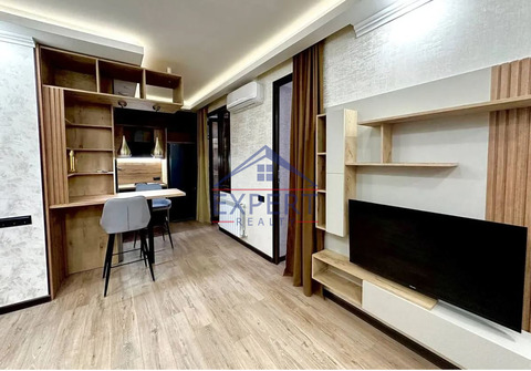 ԿԵՆՏՐՈՆ, ՏԻԳՐԱՆ ՄԵԾԻ ՊՈՂՈՏԱ, 2 ՍԵՆՅԱԿ