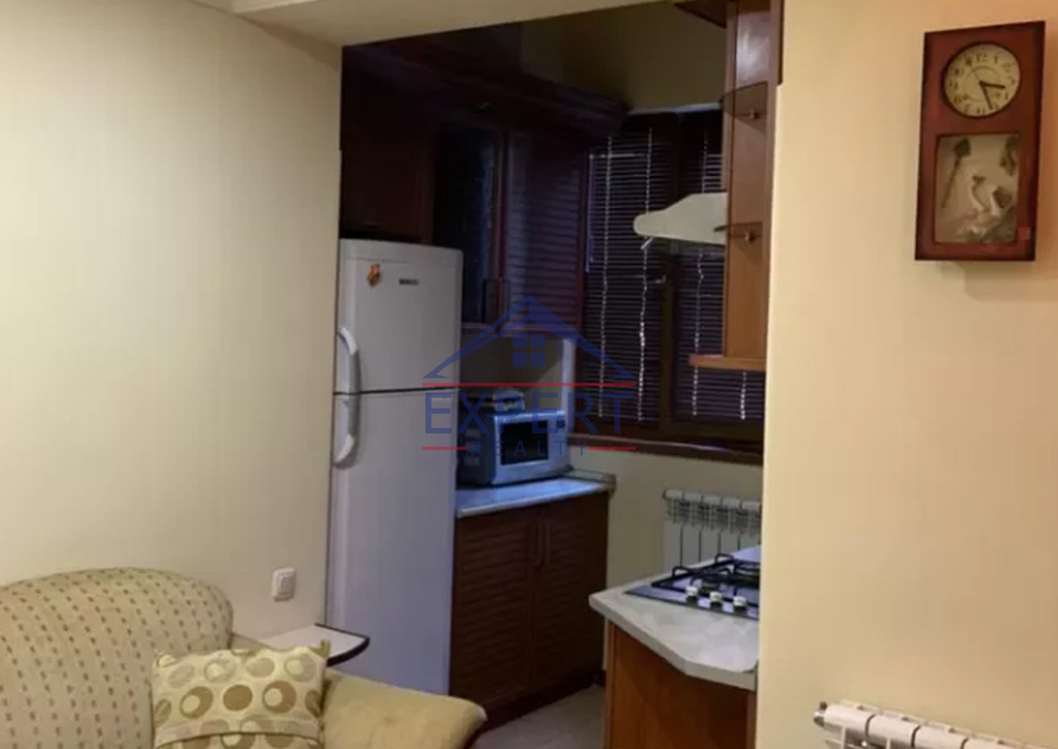 ԿԵՆՏՐՈՆ, ԼԵՌ ԿԱՄՍԱՐԻ ՓՈՂՈՑ, 2 ՍԵՆՅԱԿ