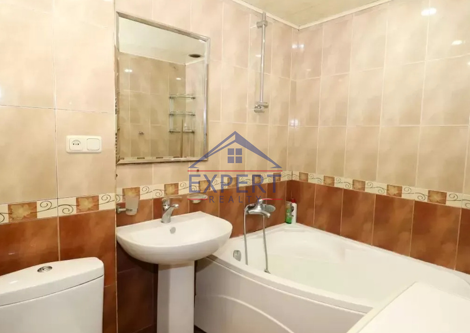 ԿԵՆՏՐՈՆ, ԼԵՌ ԿԱՄՍԱՐԻ ՓՈՂՈՑ, 2 ՍԵՆՅԱԿ