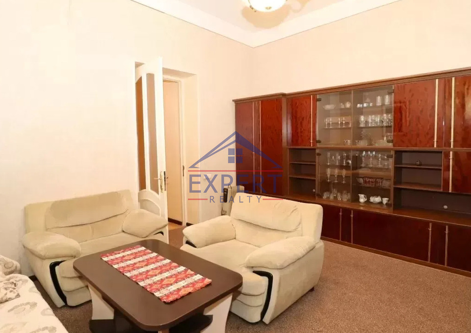 ԿԵՆՏՐՈՆ, ԼԵՌ ԿԱՄՍԱՐԻ ՓՈՂՈՑ, 2 ՍԵՆՅԱԿ