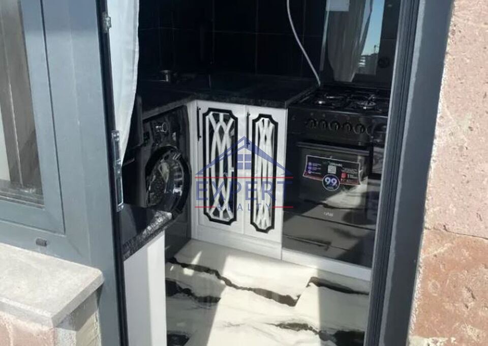 ԱՋԱՓՆՅԱԿ, ԼԵՆԻՆԳՐԱԴՅԱՆ ՓՈՂՈՑ, 2 ՍԵՆՅԱԿ