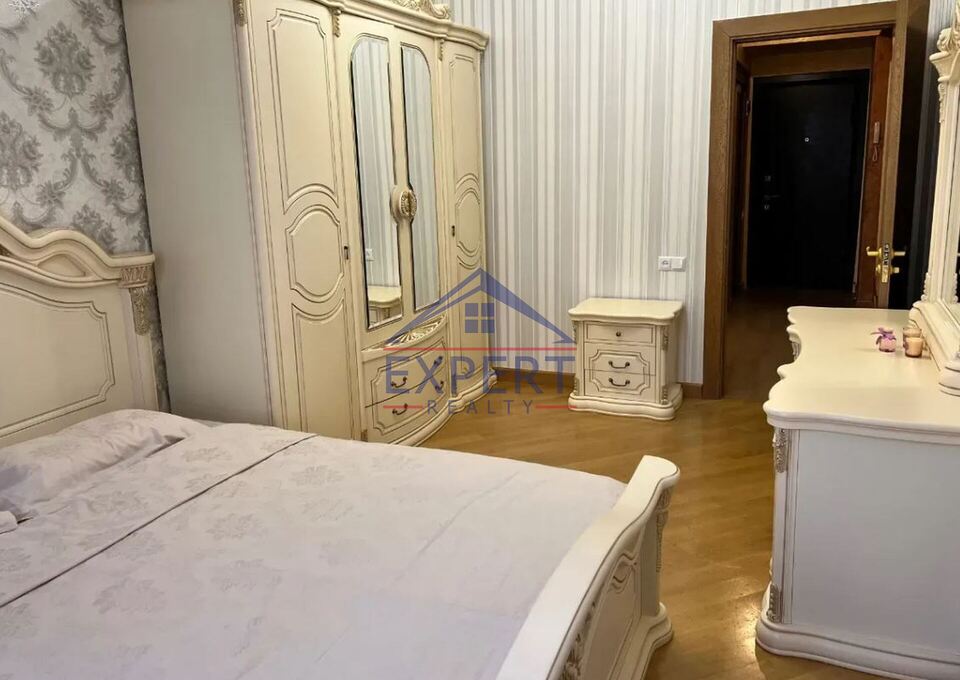 ԱՐԱԲԿԻՐ, ՄԱՄԻԿՈՆՅԱՆՑ ՓՈՂՈՑ, 3 ՍԵՆՅԱԿ