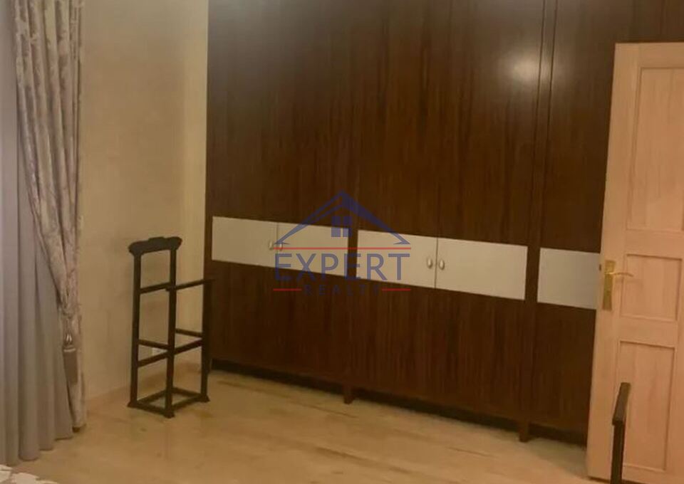 ԿԵՆՏՐՈՆ, ՀՅՈՒՍԻՍԱՅԻՆ ՊՈՂՈՏԱ, 3 ՍԵՆՅԱԿ