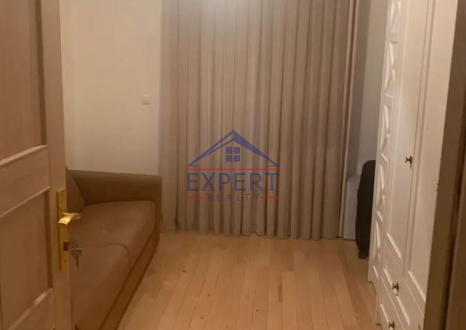 ԿԵՆՏՐՈՆ, ՀՅՈՒՍԻՍԱՅԻՆ ՊՈՂՈՏԱ, 3 ՍԵՆՅԱԿ