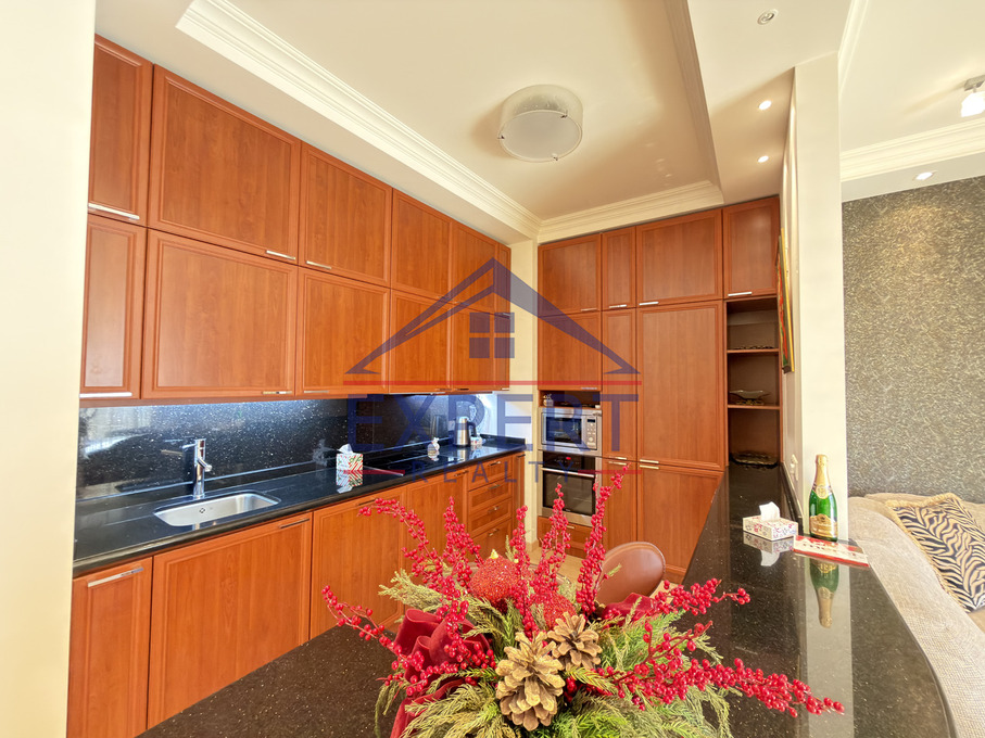 ԿԵՆՏՐՈՆ, ՀՅՈՒՍԻՍԱՅԻՆ ՊՈՂՈՏԱ, 3 ՍԵՆՅԱԿ