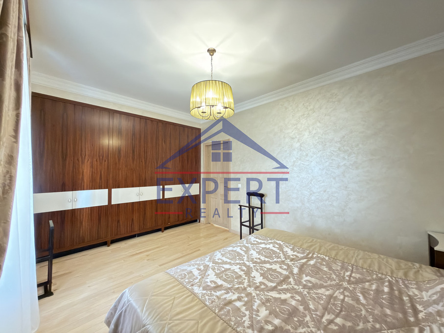 ԿԵՆՏՐՈՆ, ՀՅՈՒՍԻՍԱՅԻՆ ՊՈՂՈՏԱ, 3 ՍԵՆՅԱԿ