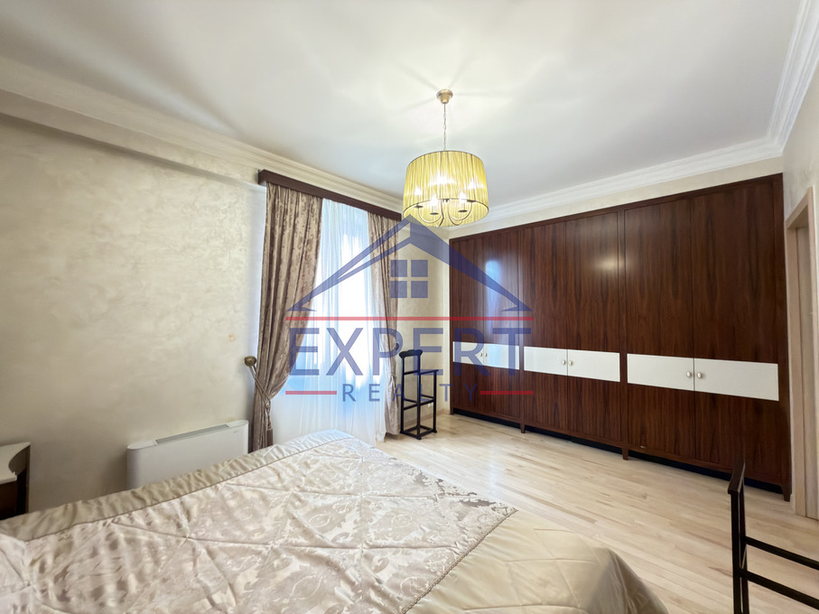 ԿԵՆՏՐՈՆ, ՀՅՈՒՍԻՍԱՅԻՆ ՊՈՂՈՏԱ, 3 ՍԵՆՅԱԿ